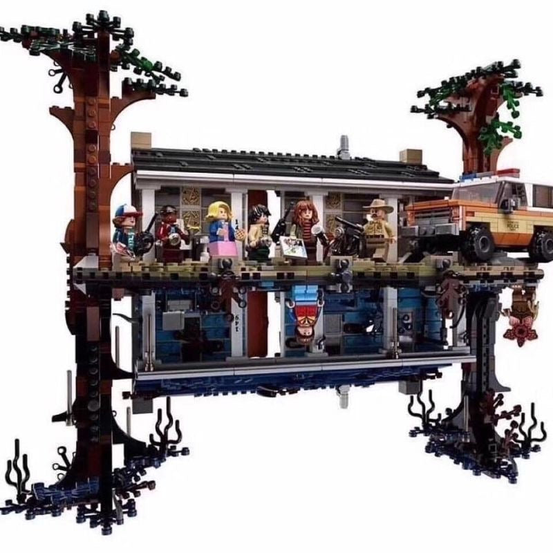 Stranger Things: The Upside Down Building Block Set – 2287 Pcs | 8 Minifigures | Glowing Bricks