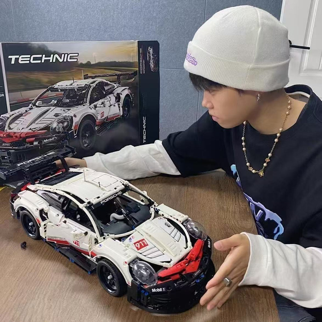 1580 PCS Technic Porsche 911 RSR Supercar - 1:10 Scale Large Building Set