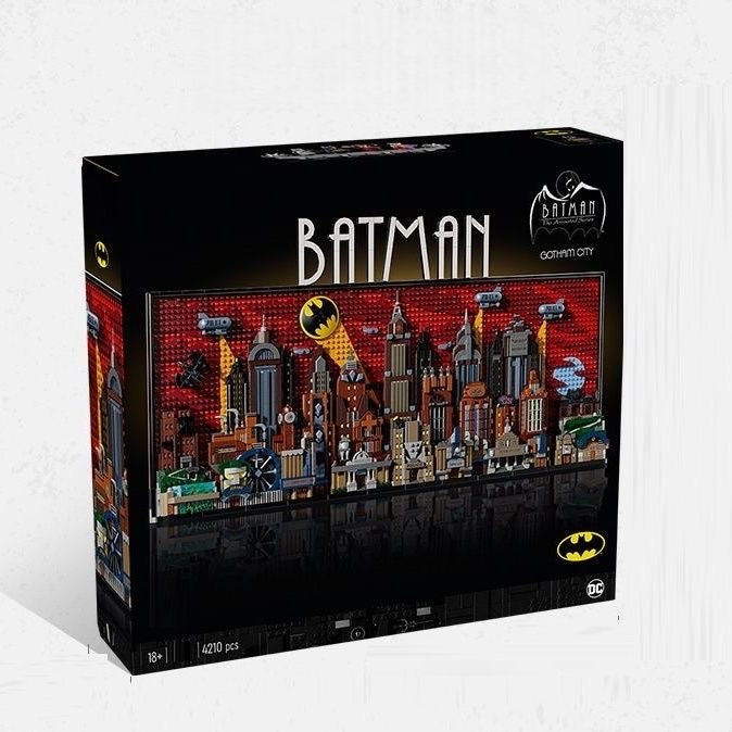 Batman: The Animated Series – Gotham City Skyline Building Block Set | 76cm Wall Display | 4 Minifigures