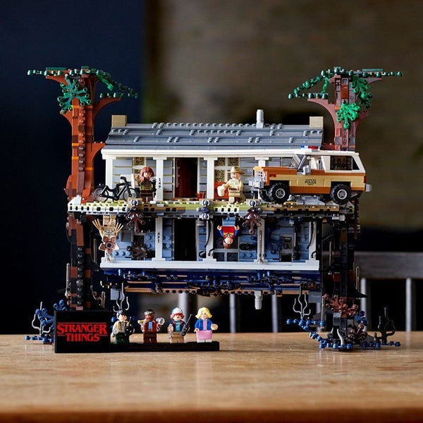 Stranger Things: The Upside Down Building Block Set – 2287 Pcs | 8 Minifigures | Glowing Bricks